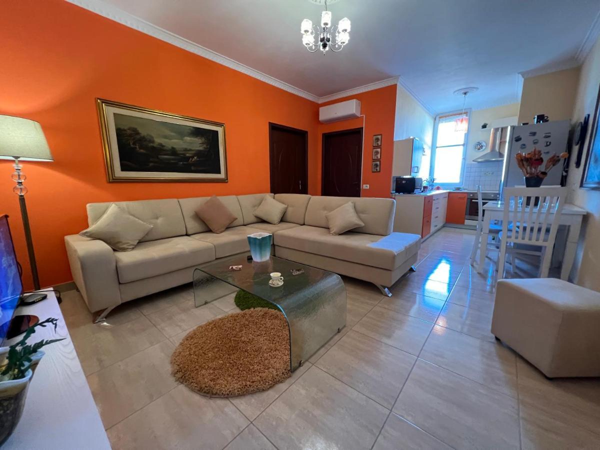 Center In Apartment *